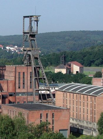 Le chevalement du puits Wendel 2. Hauteur totale : 54,60 mtres.